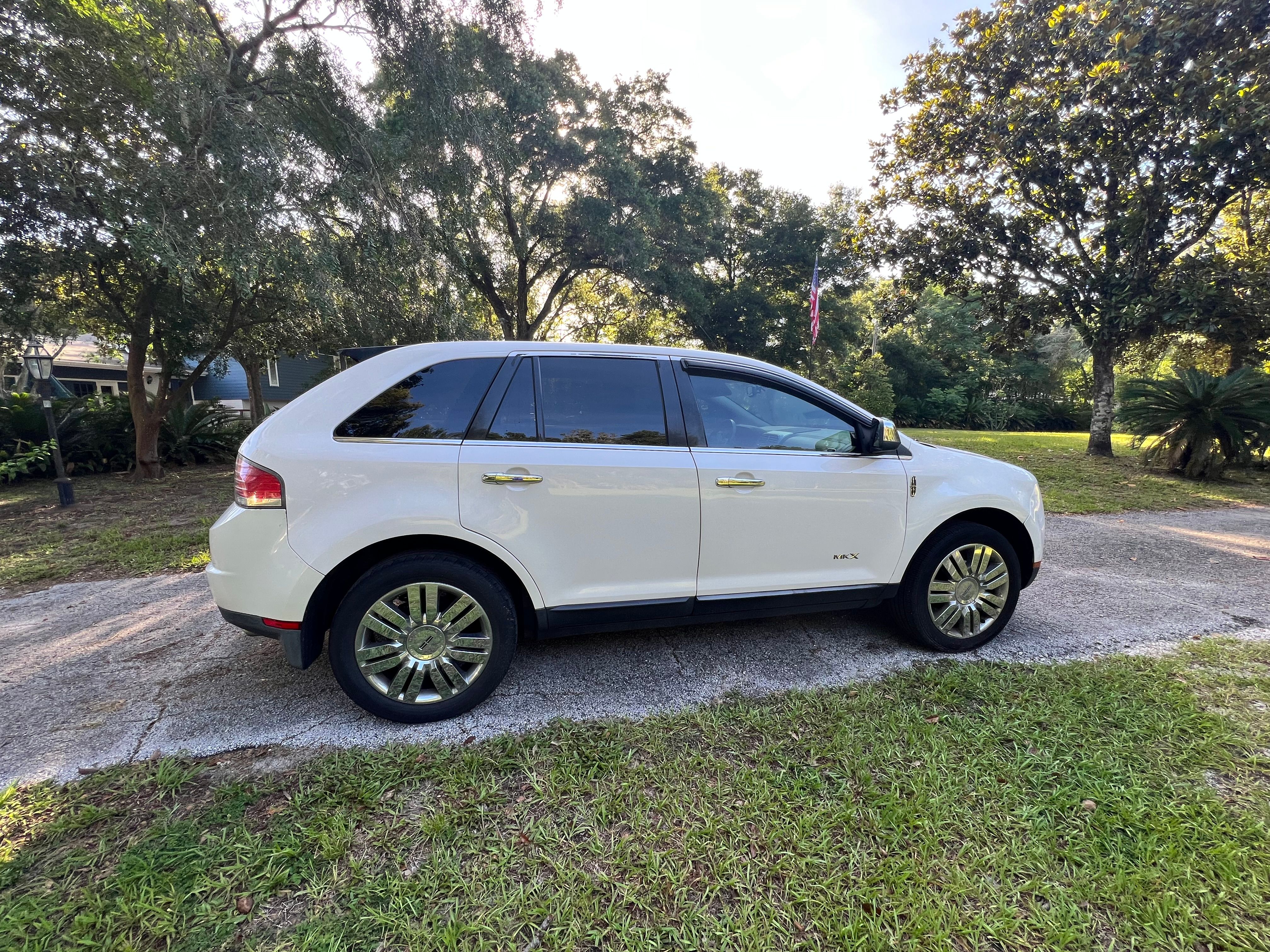 Used 2010 Lincoln MKX 2WD image 5