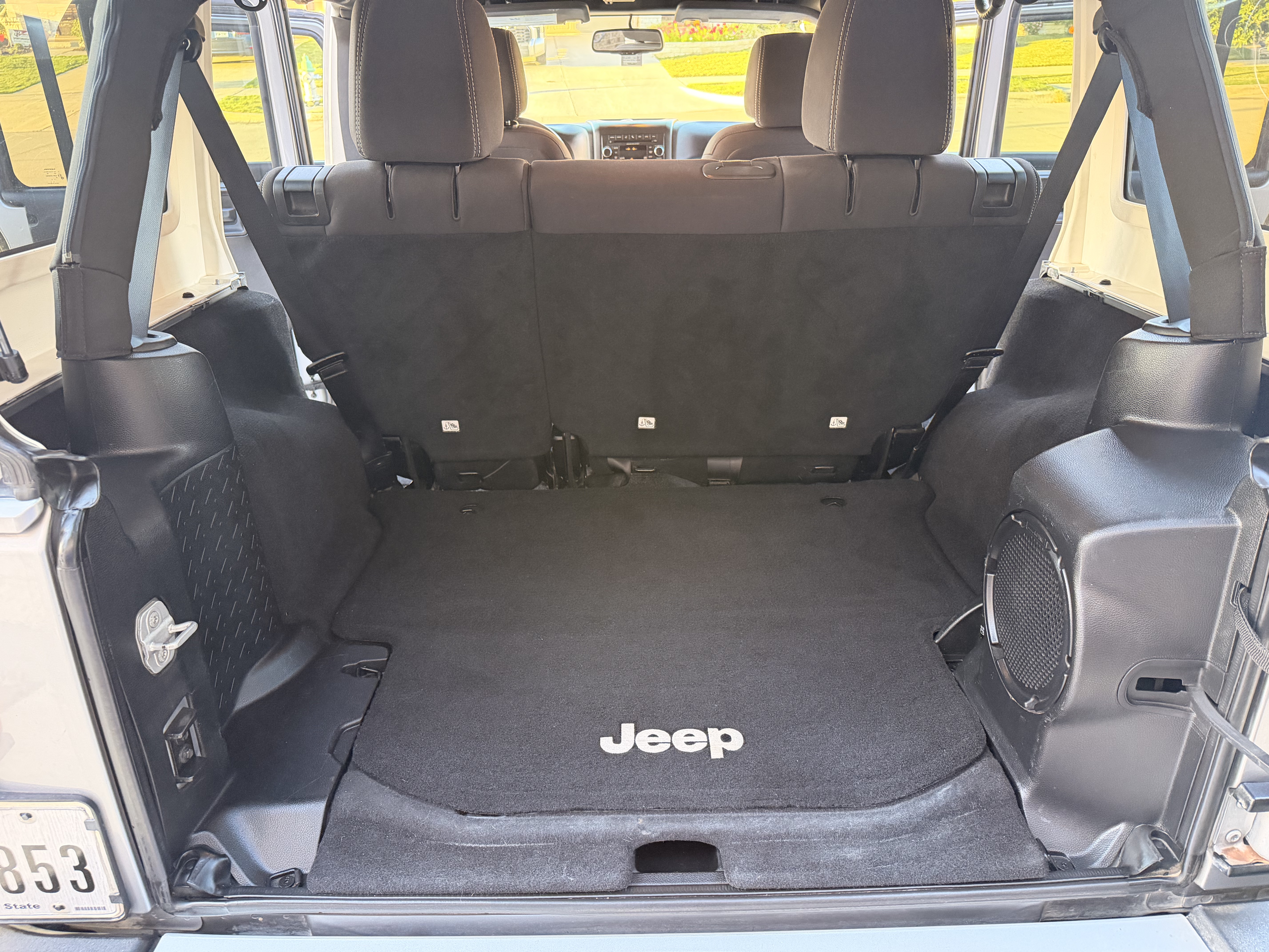Used 2013 Jeep Wrangler Unlimited Sahara w/ Connectivity Group AWD/4WD image 6