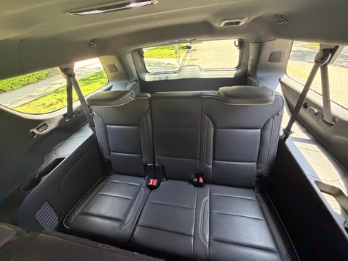 Used 2023 GMC Yukon XL SLT RWD image 12