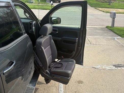 Used 2017 Chevrolet Silverado 1500 LT w/ All Star Edition image 6