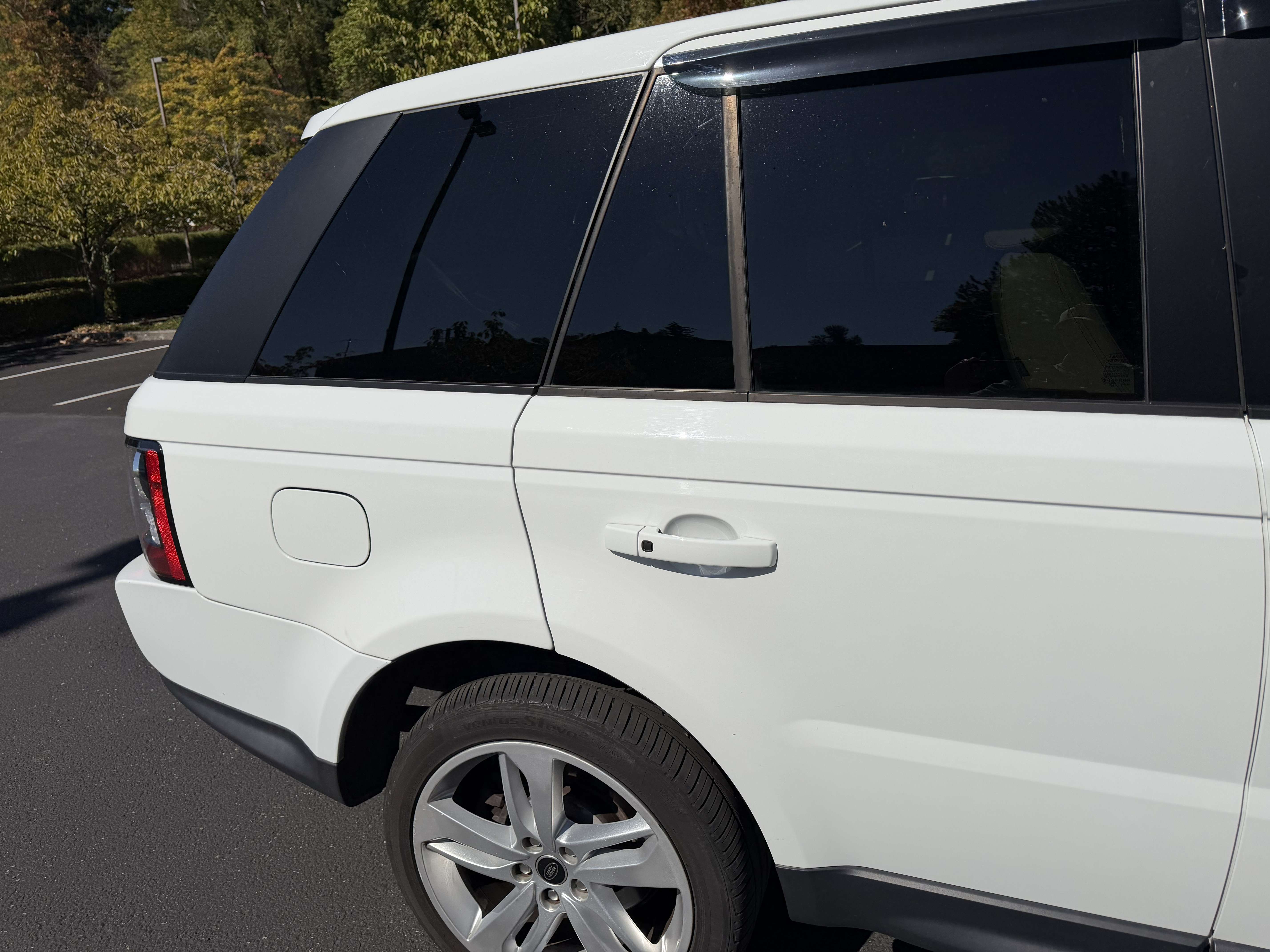 Used 2013 Land Rover Range Rover Sport HSE LUX w/ Luxury Interior Pkg AWD/4WD image 9
