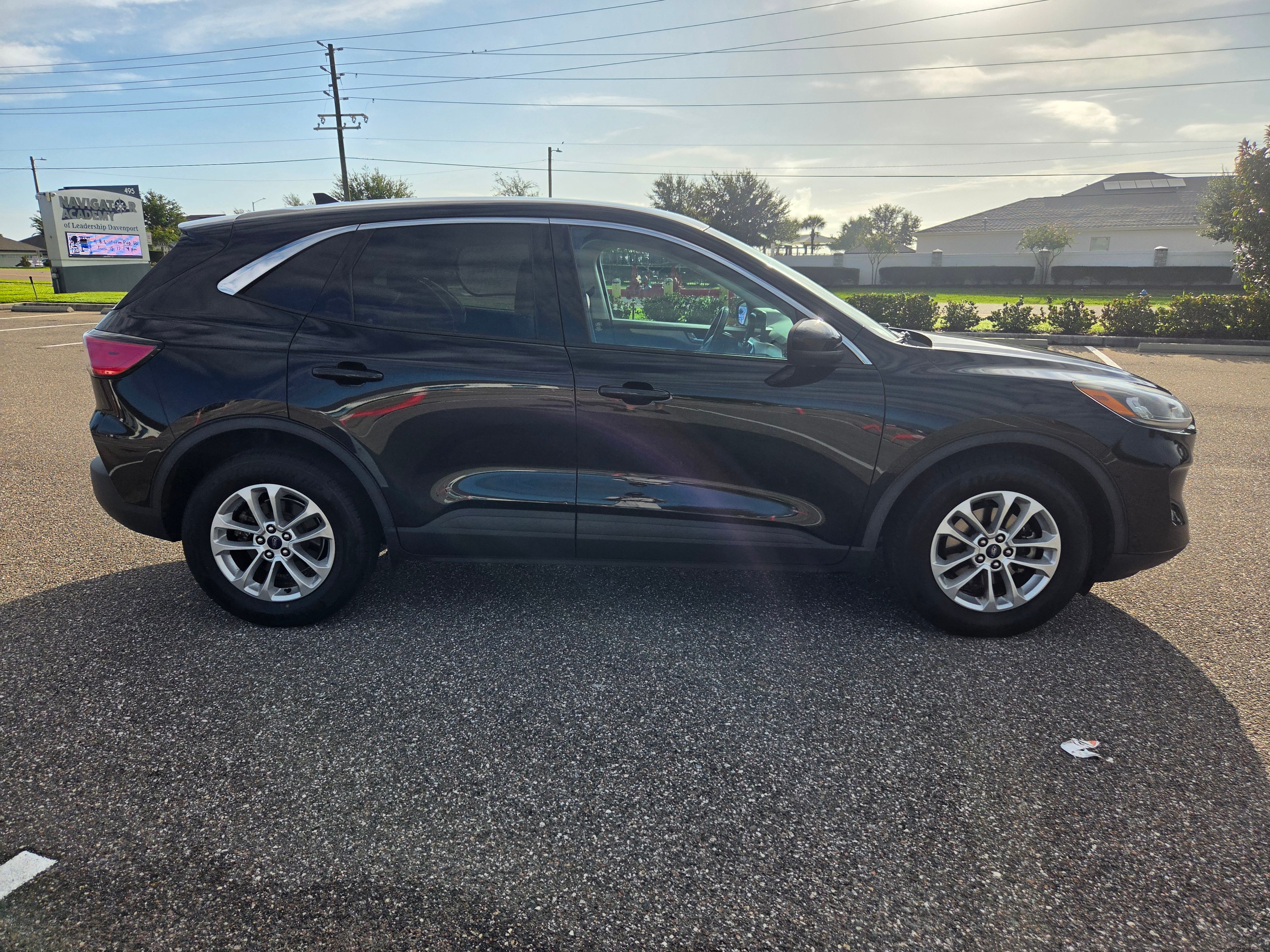 Used 2021 Ford Escape SE w/ Convenience Package FWD image 5