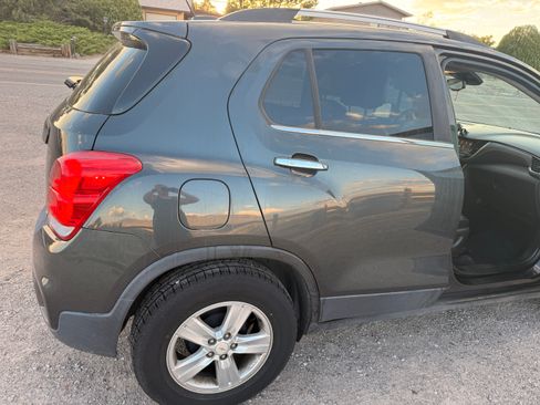 Used 2018 Chevrolet Trax LT w/ LT Convenience Package FWD image 10