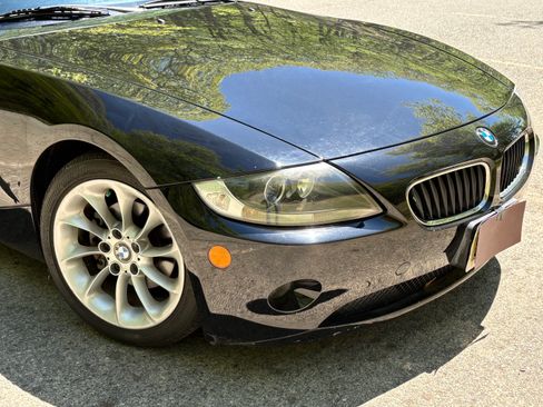 Used 2005 BMW Z4 2.5i RWD image 10