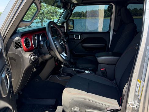 Used 2018 Jeep Wrangler Unlimited Rubicon AWD/4WD image 11
