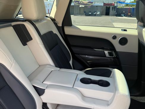 Used 2022 Land Rover Range Rover Sport Autobiography image 2