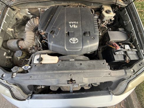 Used 2004 Toyota 4Runner Sport image 13