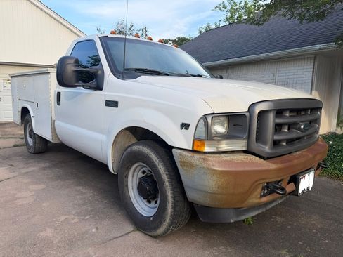Used 2002 Ford F350 2WD Regular Cab Super Duty image 6