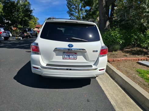 Used 2013 Toyota Highlander Limited image 4