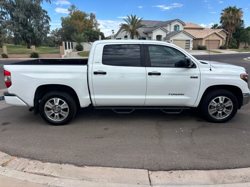 Used 2019 Toyota Tundra SR5 w/ SR5 Convenience Package RWD image 6