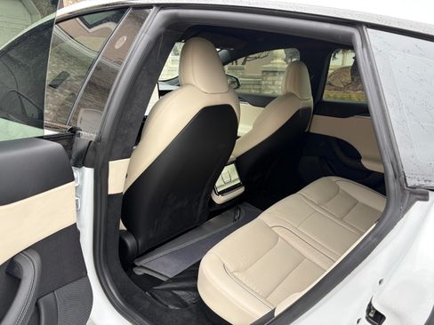 Used 2023 Tesla Model S Plaid image 14