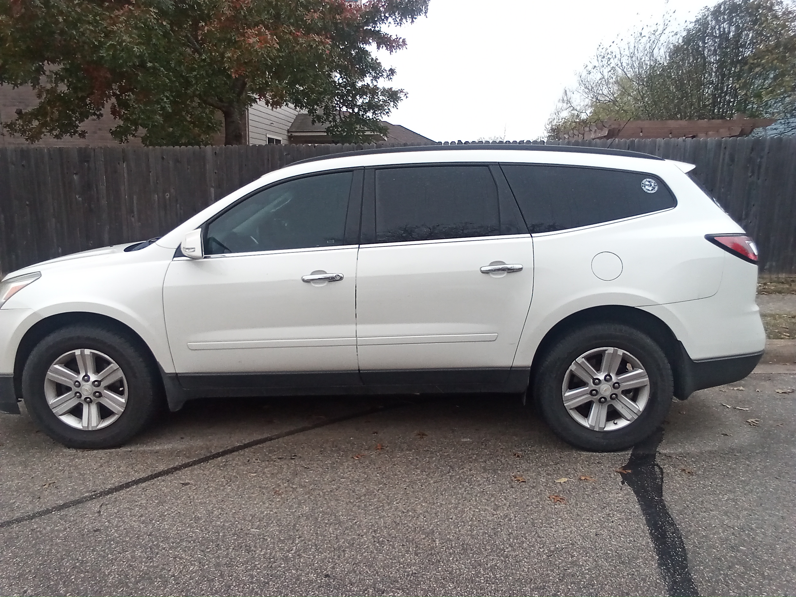 Used 2014 Chevrolet Traverse LT FWD image 6