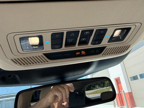 Used 2021 Ford Explorer Limited w/ Equipment Group 301A image 23