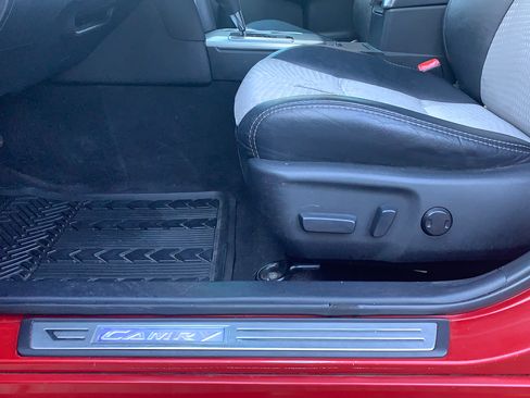 Used 2012 Toyota Camry SE image 10