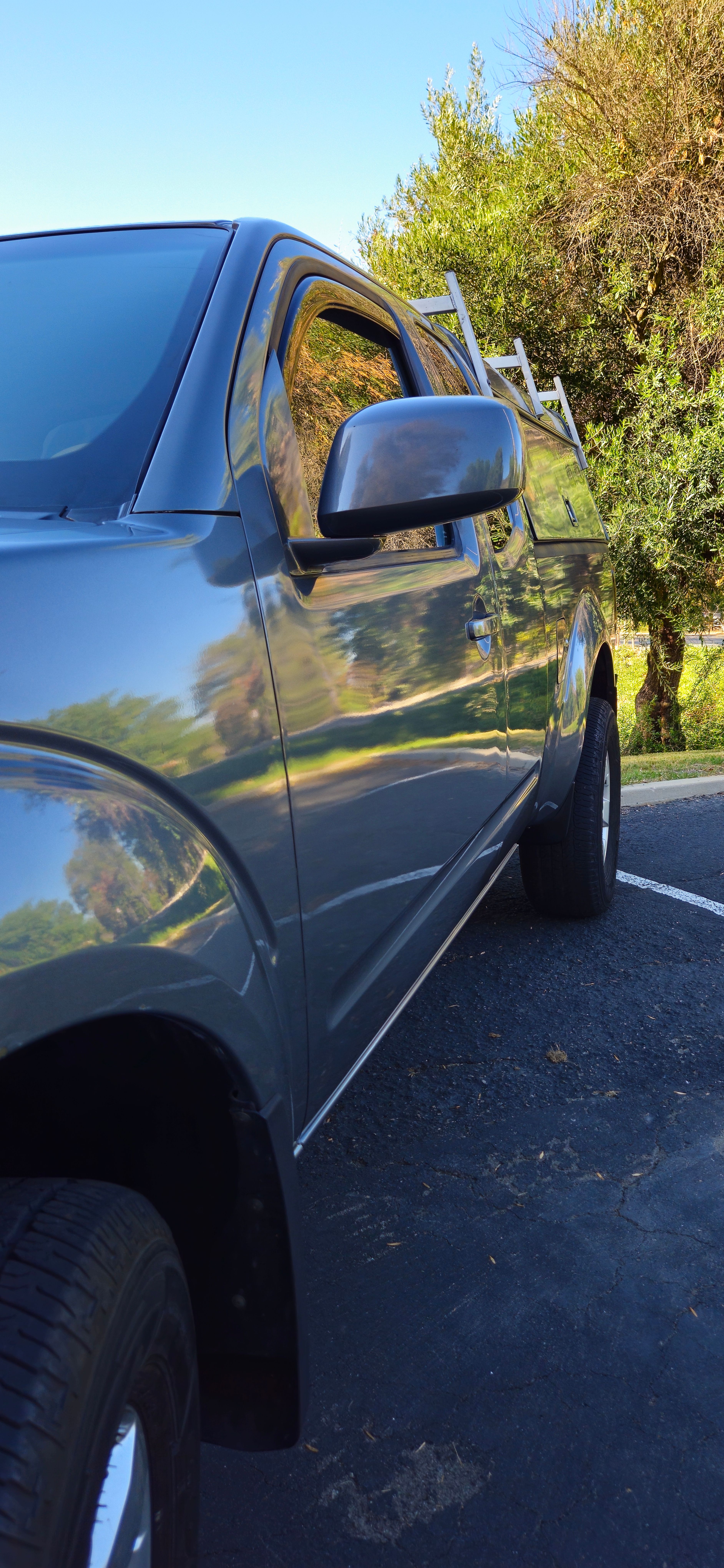 Used 2013 Nissan Frontier SV RWD image 12