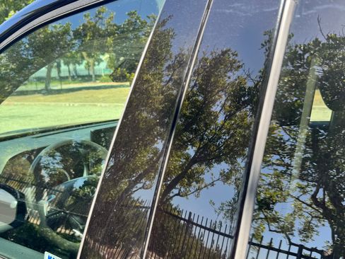 Used 2020 Toyota Highlander L FWD image 30