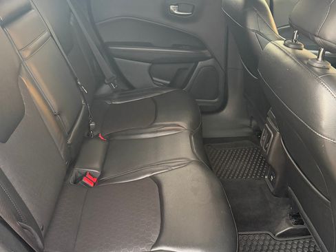 Used 2018 Jeep Compass Latitude image 14