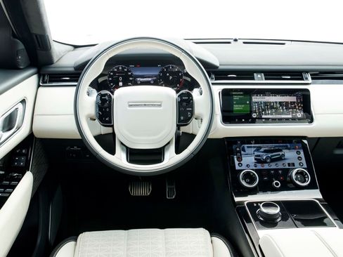 Used 2018 Land Rover Range Rover Velar image 21