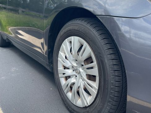 Used 2009 Toyota Camry LE image 11