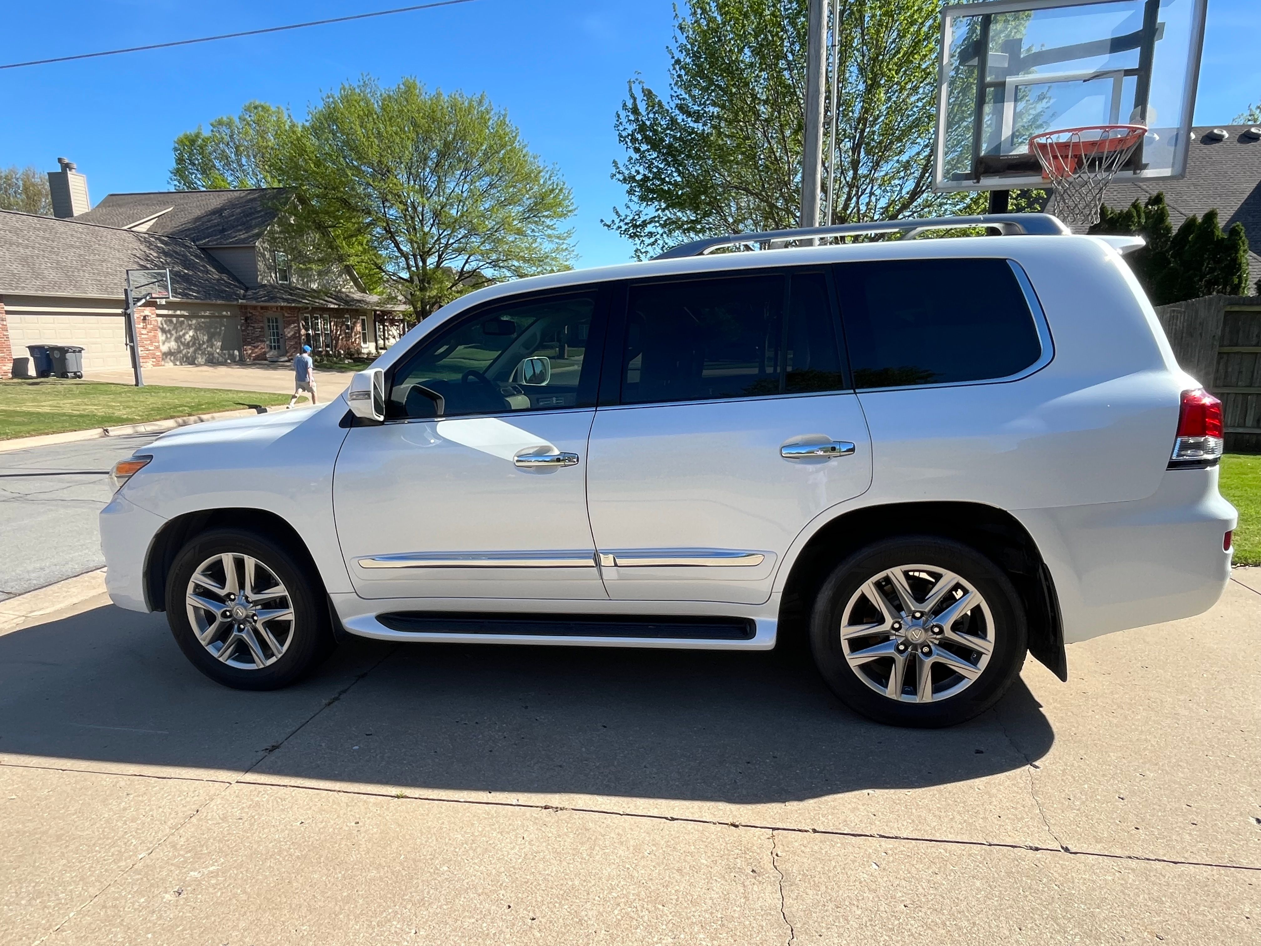 Used 2015 Lexus LX 570 4WD image 4
