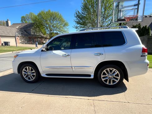Used 2015 Lexus LX 570 4WD image 4
