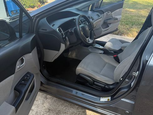 Used 2013 Honda Civic LX image 6