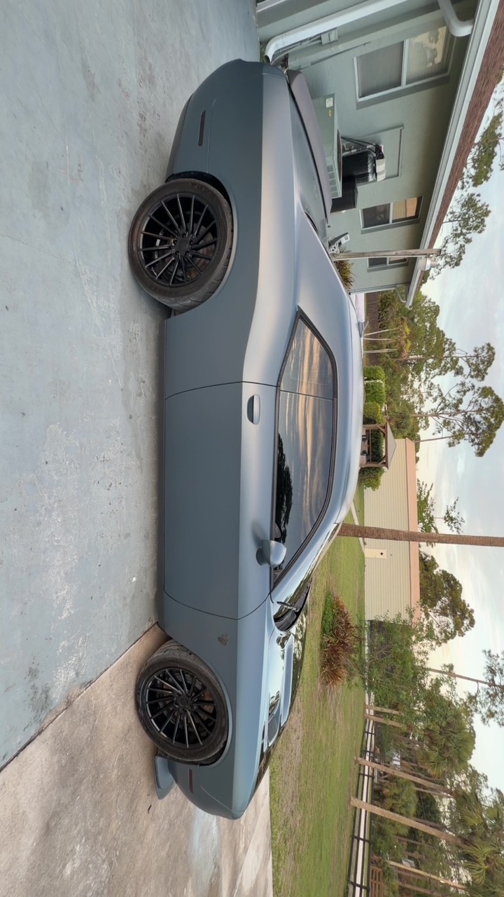 Used 2016 Dodge Challenger SRT Hellcat RWD image 5
