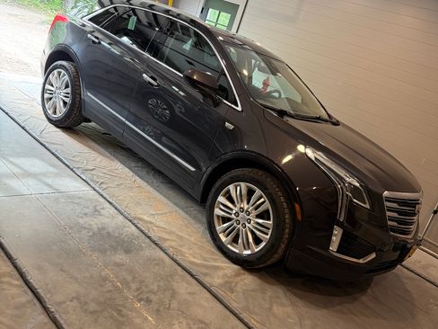 Used 2018 Cadillac XT5 Premium Luxury AWD/4WD image 1