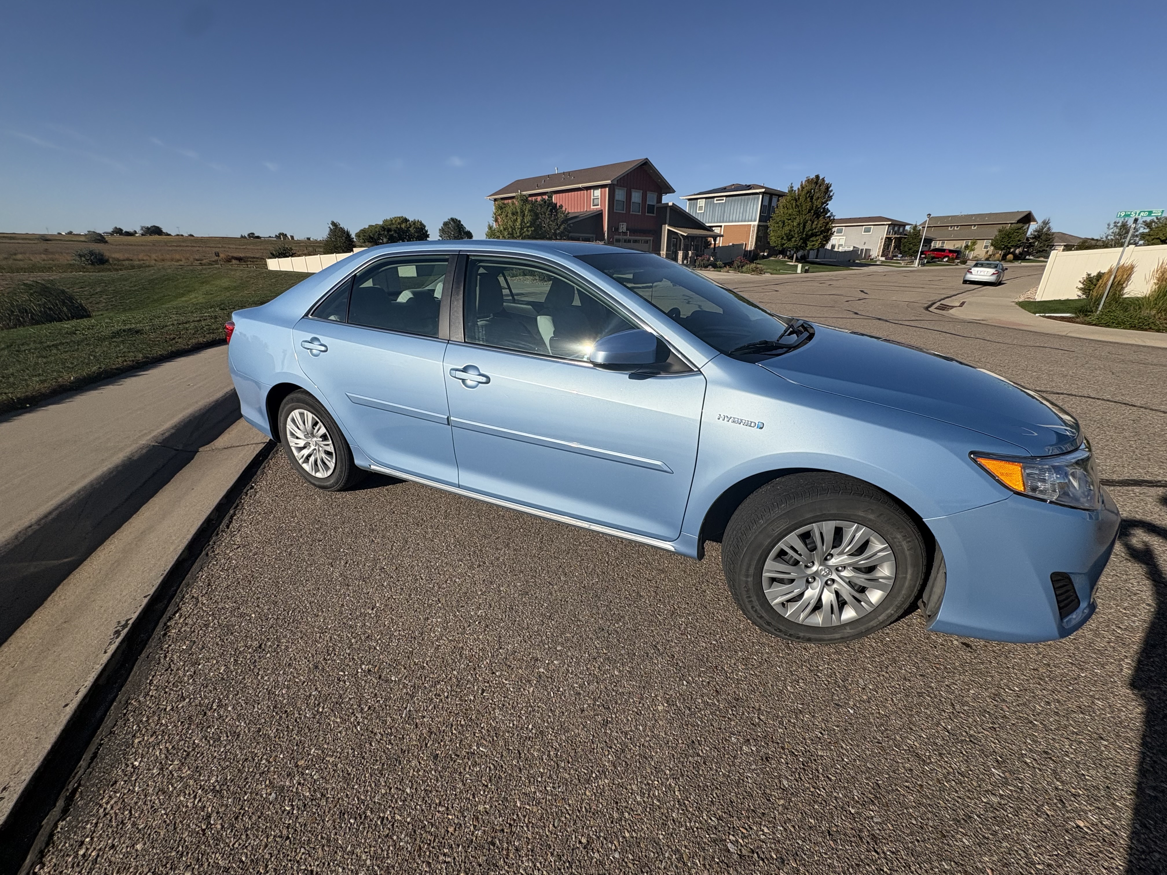 Used 2012 Toyota Camry LE FWD image 2
