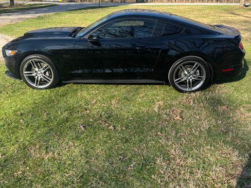 Used 2017 Ford Mustang GT w/ Interior & Wheel Package RWD image 9