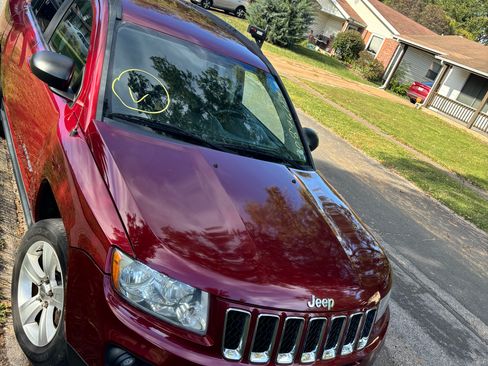 Used 2012 Jeep Compass Latitude image 1