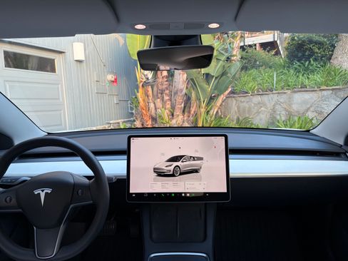 Used 2022 Tesla Model 3 RWD image 9
