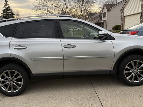 Used 2018 Toyota RAV4 Limited w/ Protection Package image 2