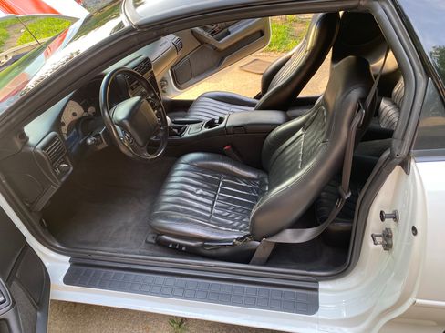 Used 2000 Chevrolet Camaro Z28 w/ SS Performance/Appearance Pkg image 16