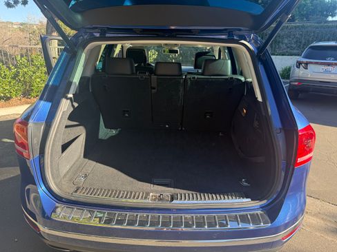 Used 2016 Volkswagen Touareg Executive image 11