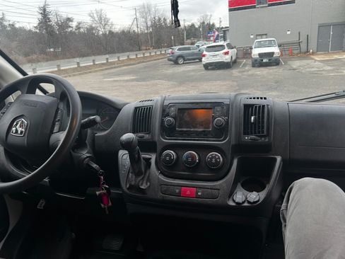 Used 2019 RAM ProMaster 2500 w/ Interior Convenience Group image 8
