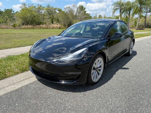 Used 2022 Tesla Model 3 image 2