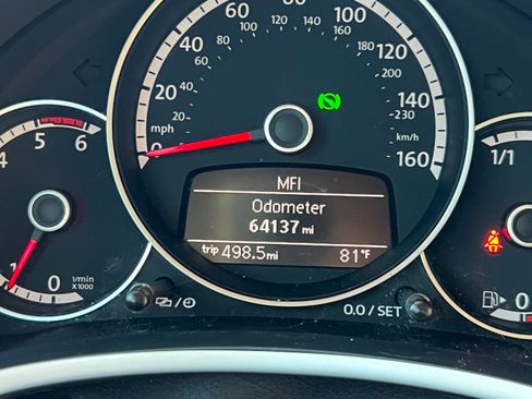 Used 2015 Volkswagen Beetle TDI image 10