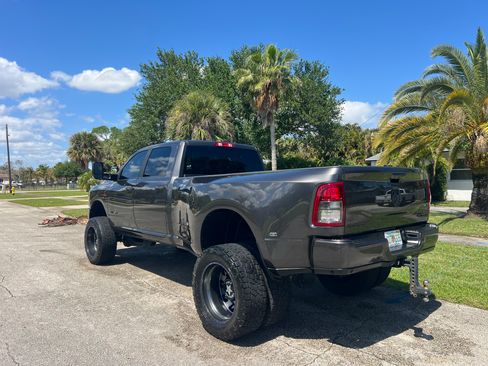 Used 2022 RAM 3500 Big Horn w/ Night Edition AWD/4WD image 6