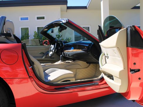 Used 2007 BMW Z4 3.0si image 10