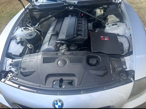 Used 2005 BMW Z4 2.5i image 18