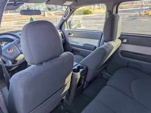 Used 2010 Mercury Mariner 2WD image 18