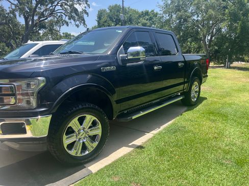 Used 2019 Ford F150 Lariat w/ Equipment Group 502A Luxury AWD/4WD image 1