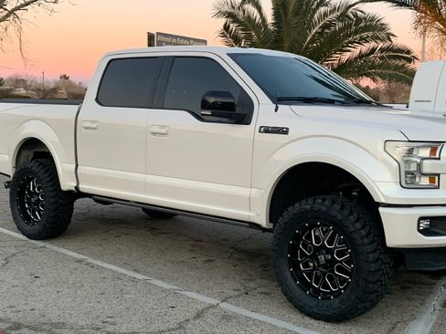 Used 2015 Ford F150 Platinum w/ Equipment Group 701A Luxury AWD/4WD image 1