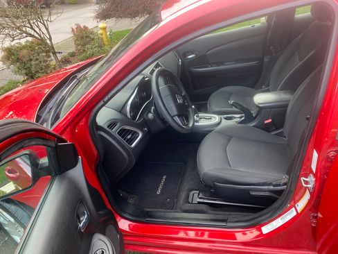 Used 2014 Dodge Avenger SE image 13