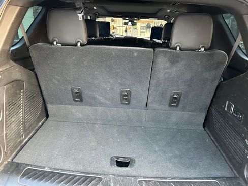 Used 2021 GMC Yukon SLT w/ SLT Luxury Plus Package image 17