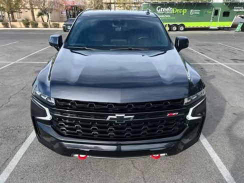 Used 2023 Chevrolet Suburban Z71 w/ Luxury Package image 2