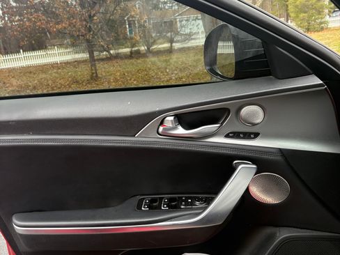 Used 2018 Kia Stinger GT2 image 11