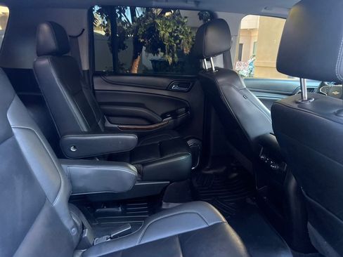 Used 2018 Chevrolet Suburban LT w/ Luxury Package image 15