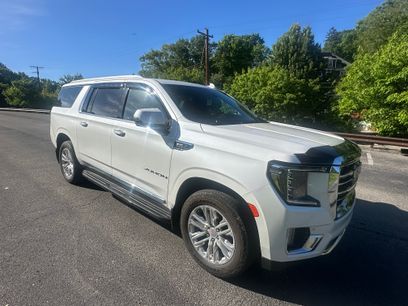 Used 2022 GMC Yukon XL SLT w/ SLT Premium Package